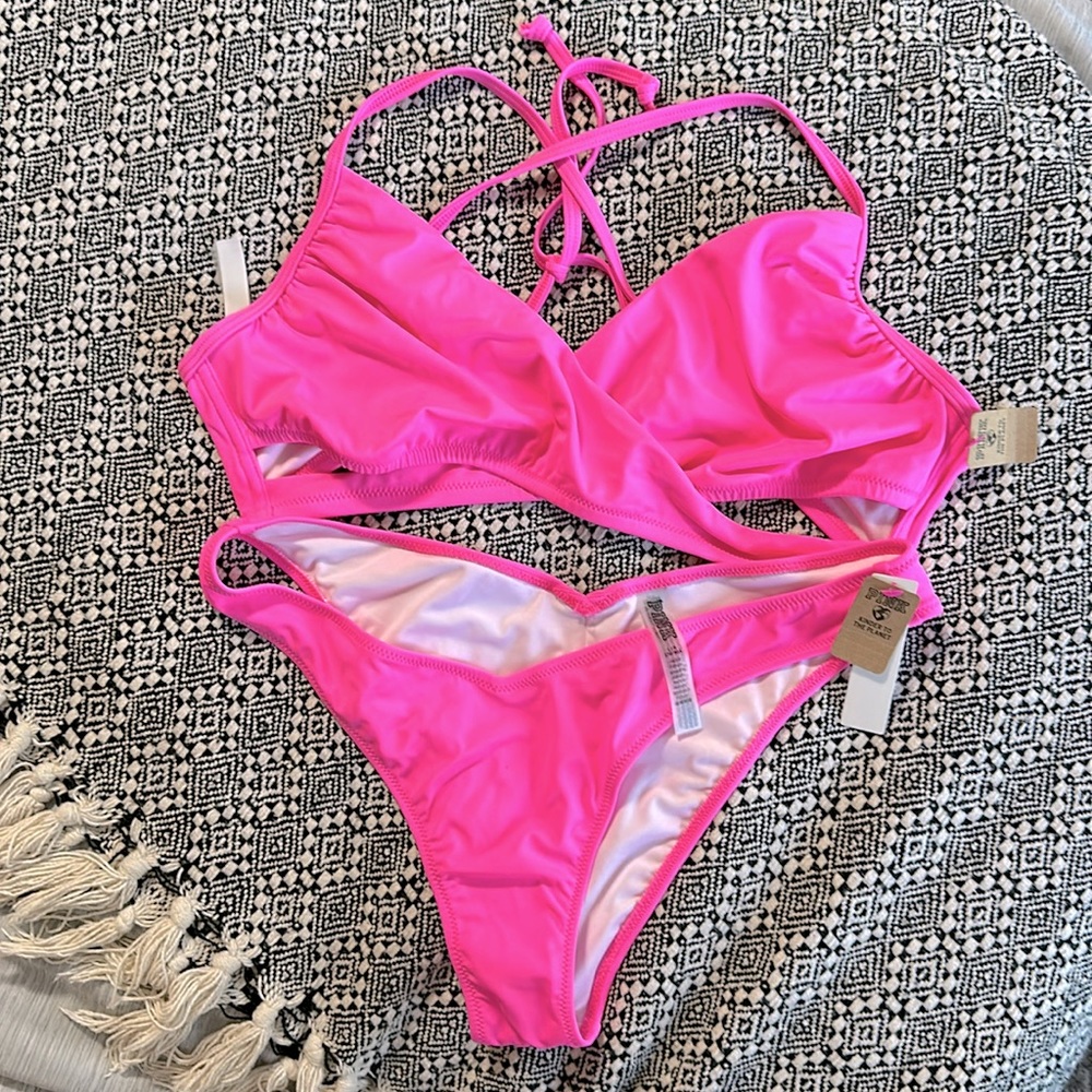 Bikini VS PINK